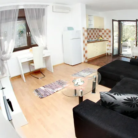 Apartment Apartments With A Parking Space Trogir - 11316 *