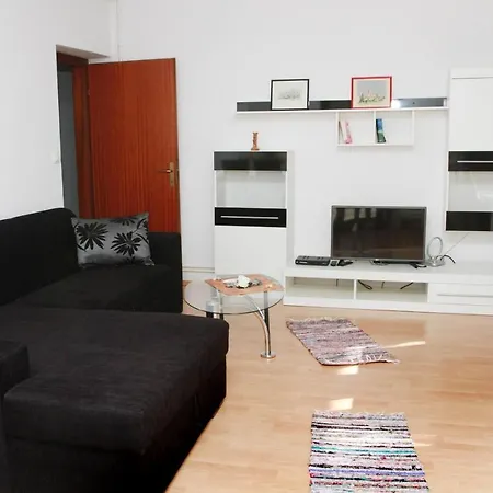 דירה With Parking Space - 11316 טרוגיר