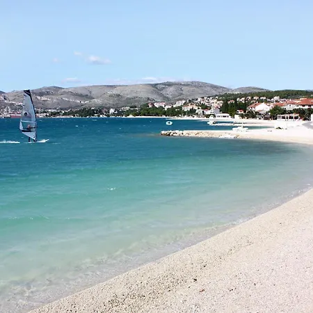 Apartments With Parking Space Trogir - 11316 *